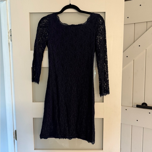 Diane von Furstenburg Navy Zarita Lace Dress Size 4 - Picture 4 of 6